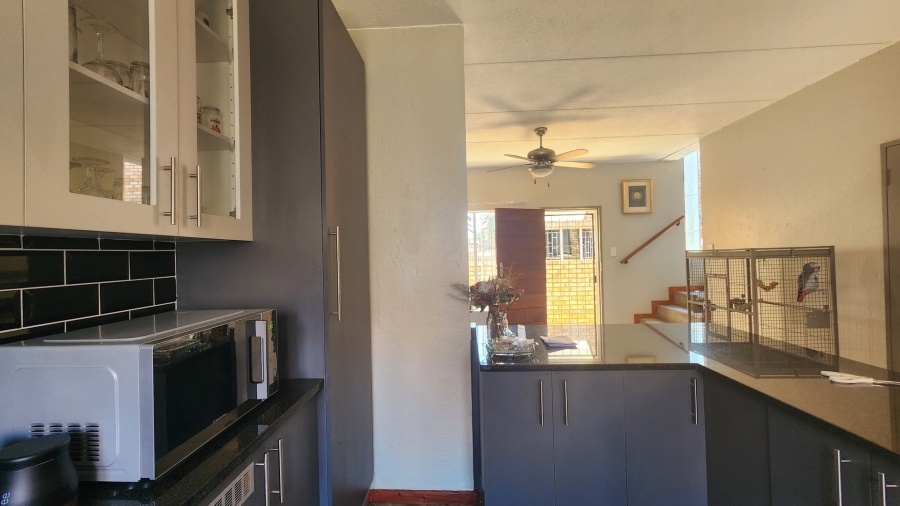 To Let 3 Bedroom Property for Rent in Baillie Park North West